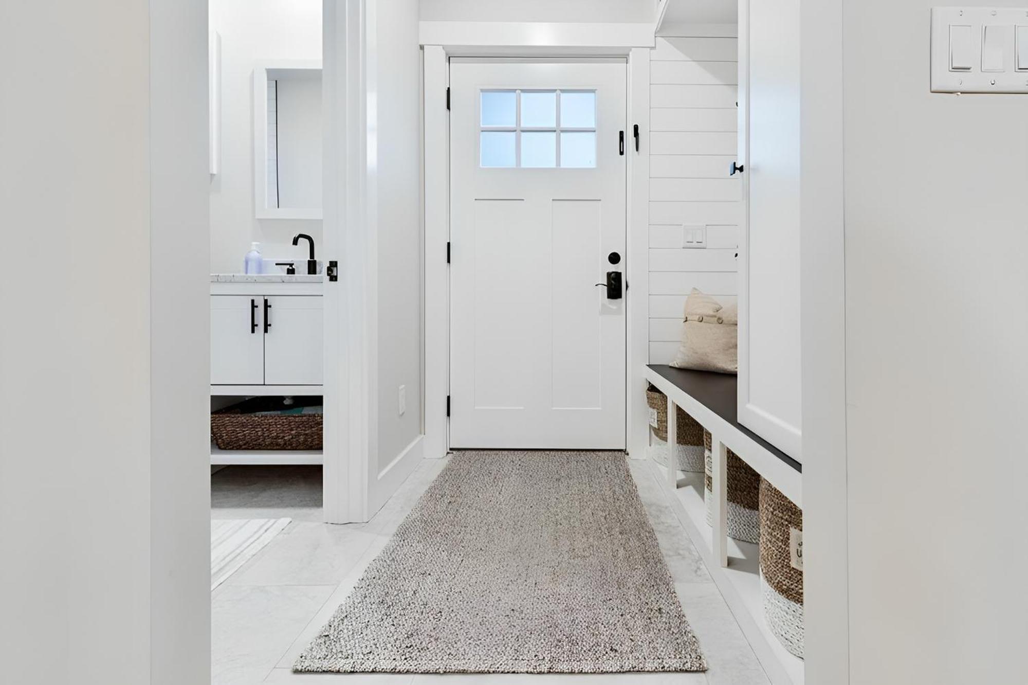 Renovated & Sophisticated Home Near Beach & Shops! Барнстейбл Экстерьер фото
