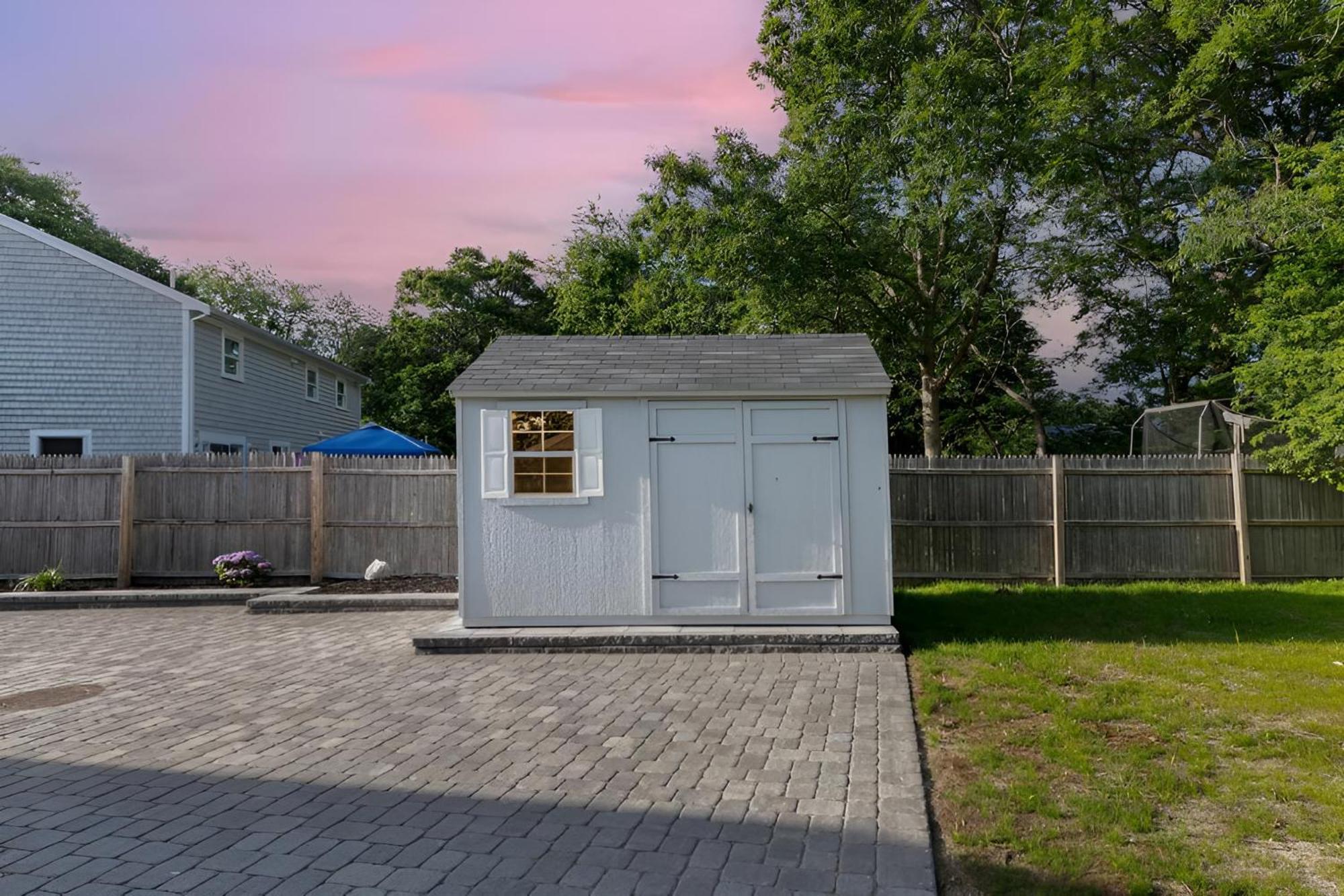 Renovated & Sophisticated Home Near Beach & Shops! Барнстейбл Экстерьер фото